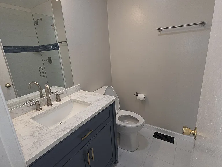 1331 Bayville St — Photo 17
