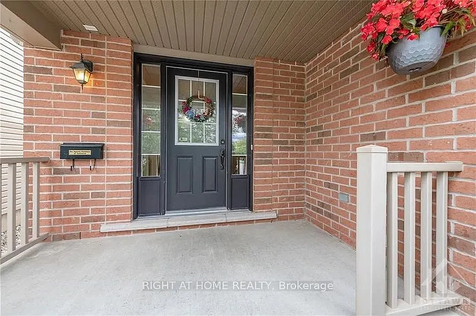 4 bed, $2,995 — Photo 2