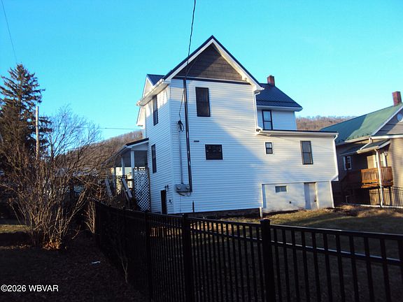 4th image of 64 E Main St