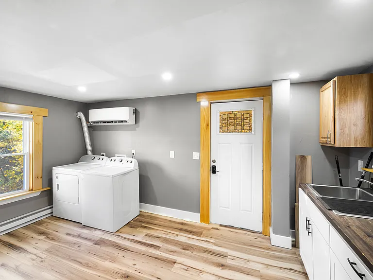 58 Walter St #B — Photo 14