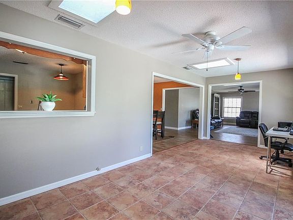 4th image of 442 N Pine Meadow Dr