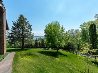 2859 Thunder Rdg, Muscatine, IA 52761