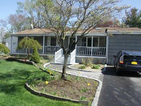 1st image of 8 Calverton Ct