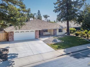 9413 High Oak Dr, Bakersfield, CA 93311