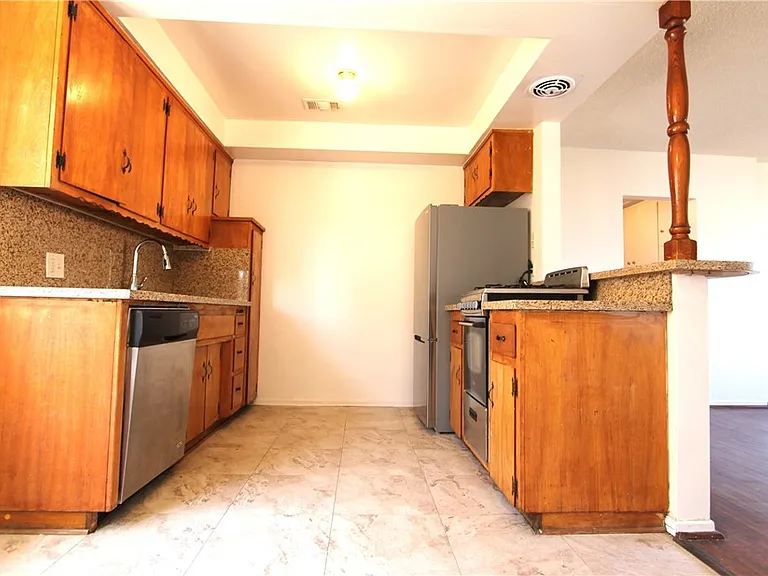 308 N Primrose Ave #D — Photo 8