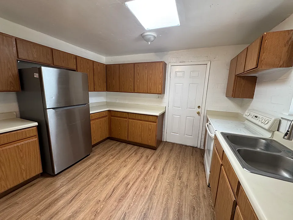 2203 E Benson Hwy #11