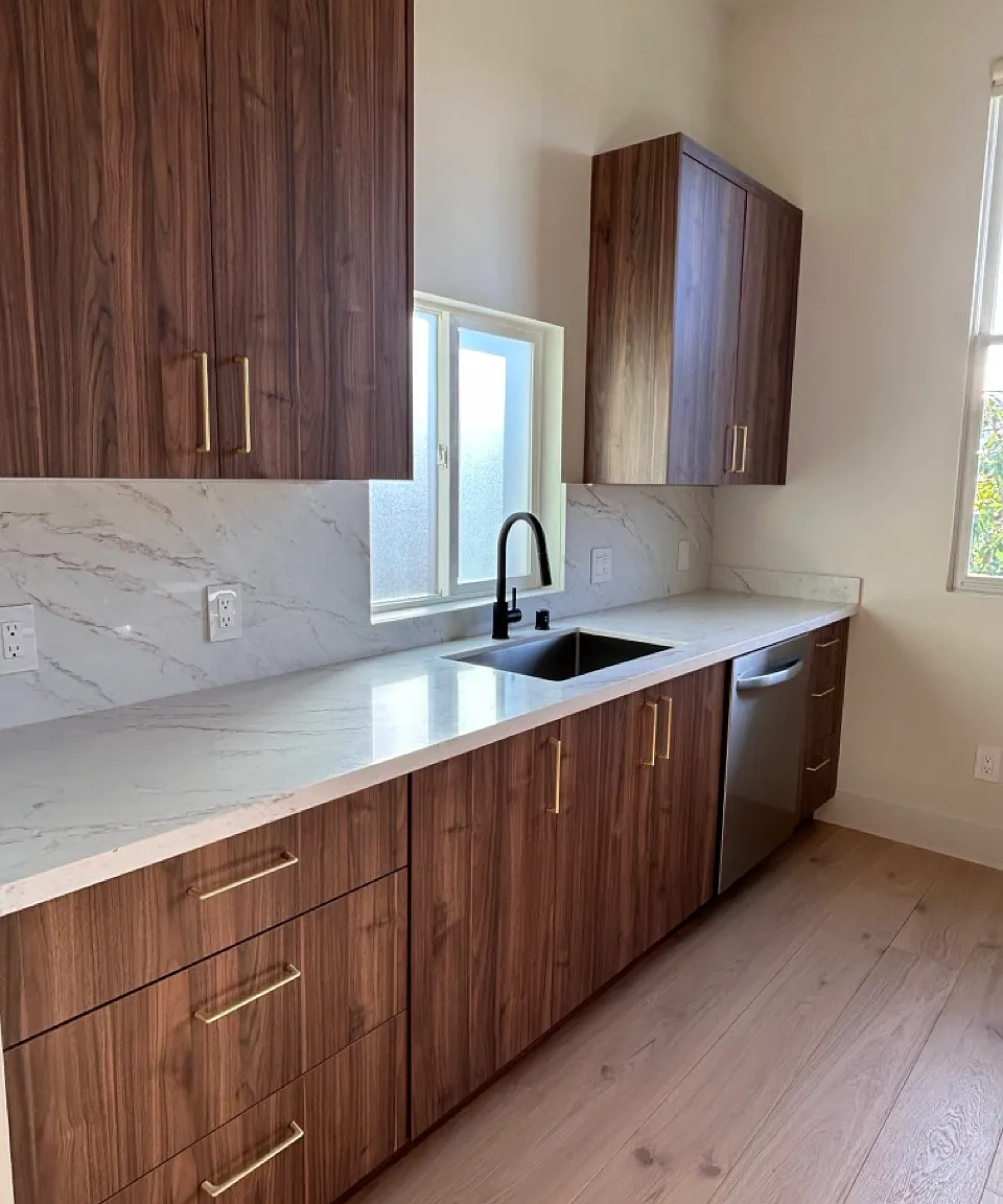 2 bed, 1100 sqft, $7,400 — Photo 3
