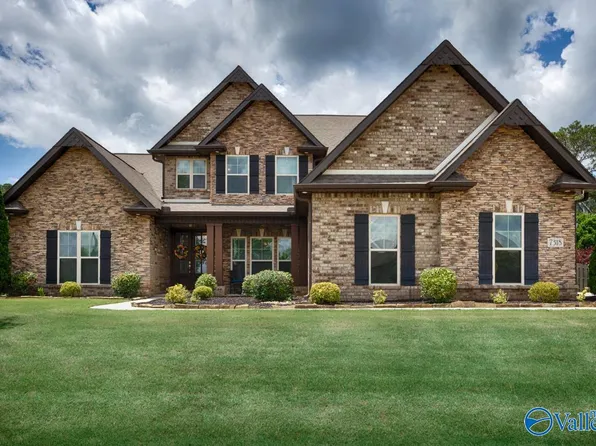 7318 Destiny Dr SE, Owens Cross Roads, AL 35763