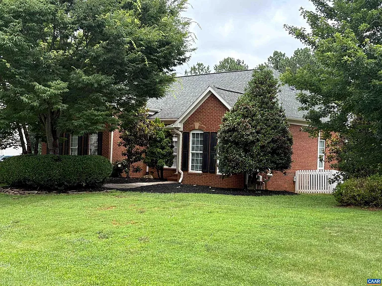 42 Branch Ln — Photo 1