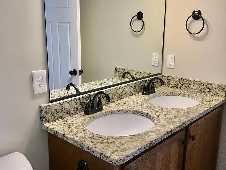 215 Capstone Dr — Photo 23