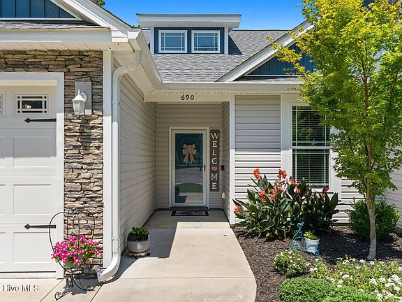 4th image of 690 Boundary Loop Road NW