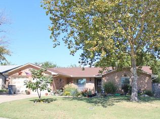 7815 NW Morrocco Dr, Lawton, OK 73505
