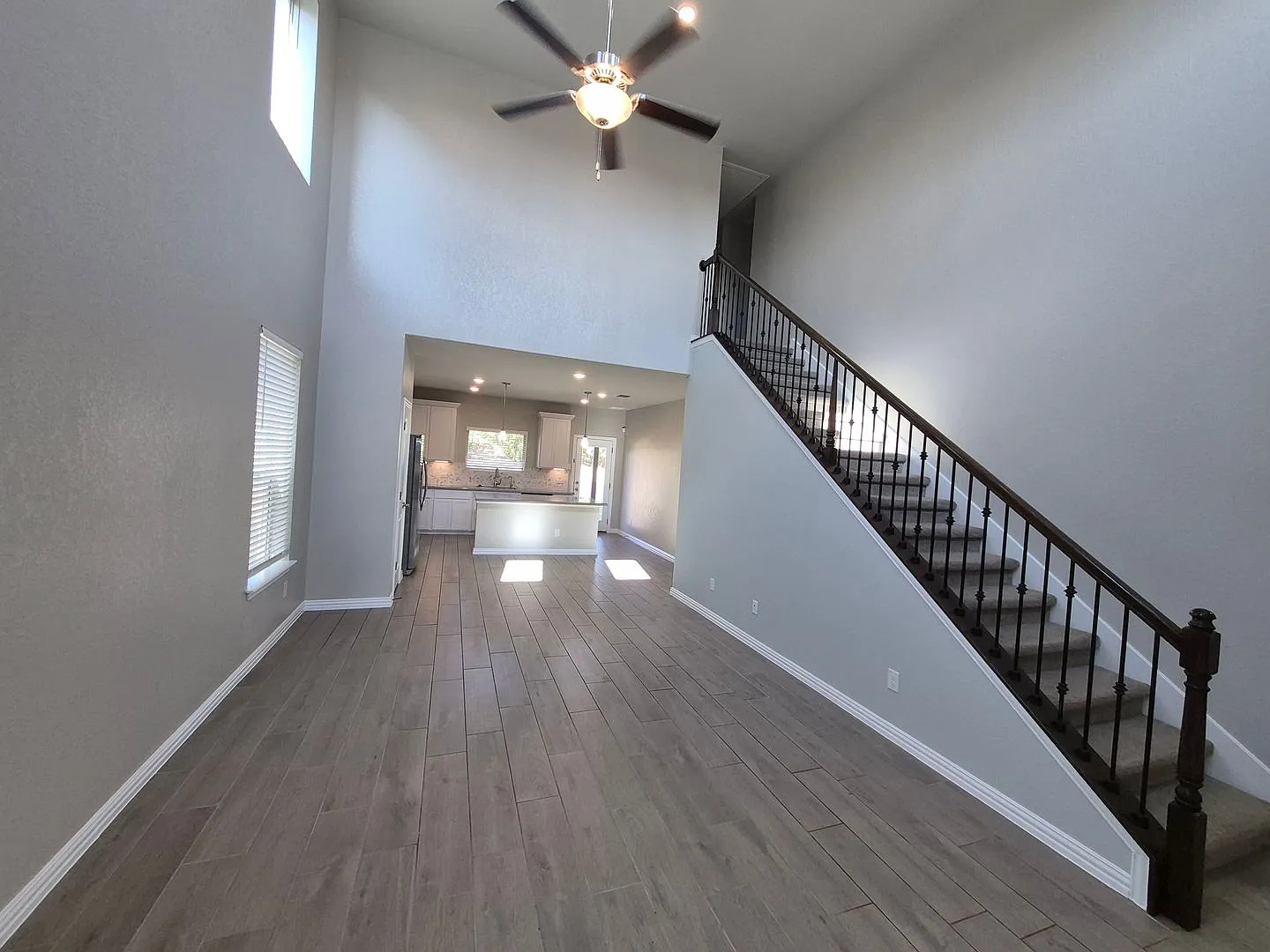Beautiful 4-Bedroom 3.5 Bathroom Home in Veranda Community! — Photo 4