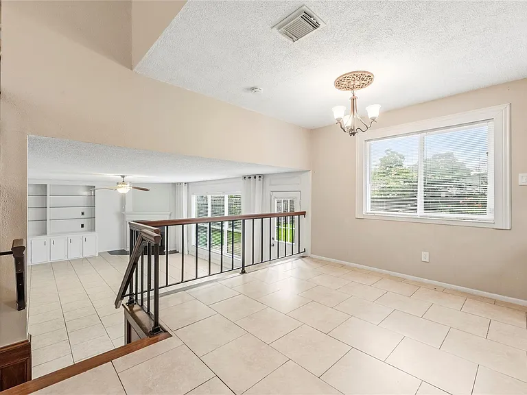 21431 Park Bend Dr — Photo 11