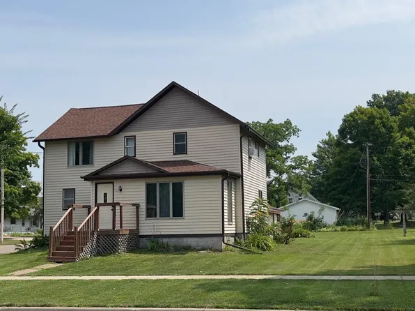 221 N 6th St, Cornell, WI 54732