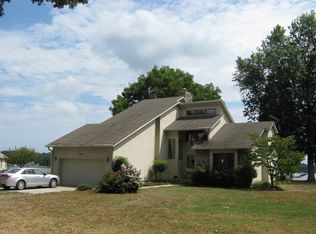 245 Saint James Ln, Montross, VA 22520