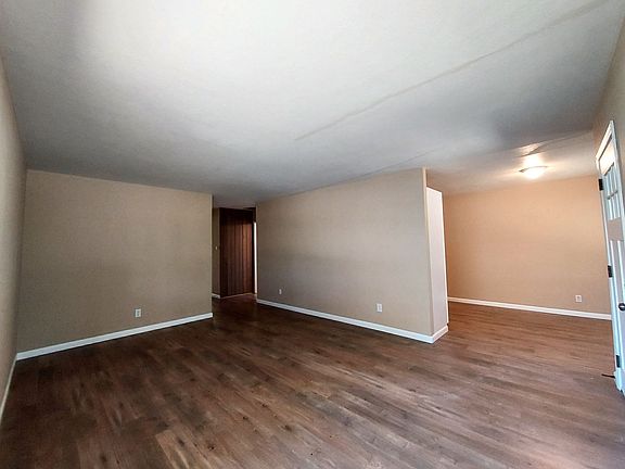 3rd image of 3247 S Thompson Ave