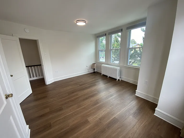 305 Friendship St — Photo 13