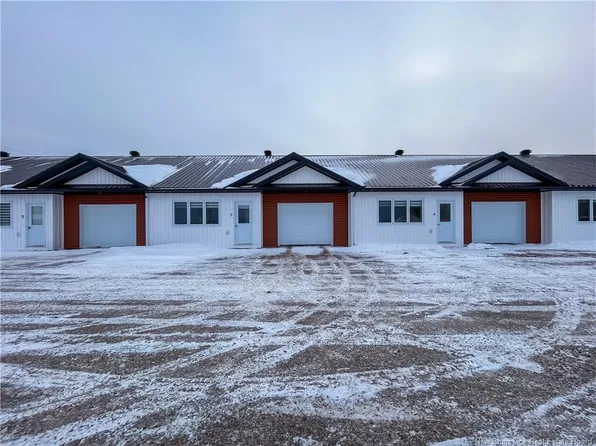 338 Chaleur St, Charlo, NB E8E 2G3