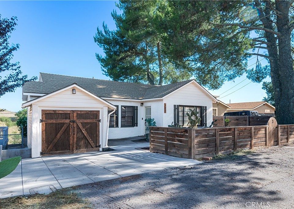 1st image of 127 Capitol Hill Dr