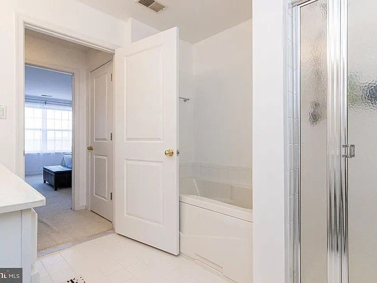 4800 Coyle Rd #506 — Photo 10