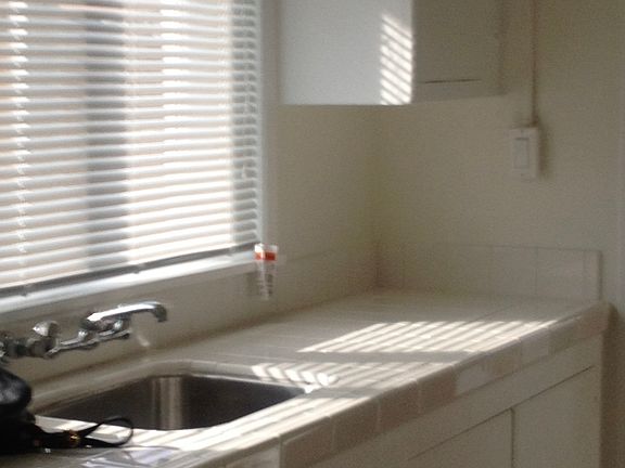 4th image of 31 Rose Ave APT C