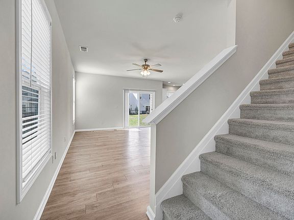 5th image of 613 Battlewood Dr