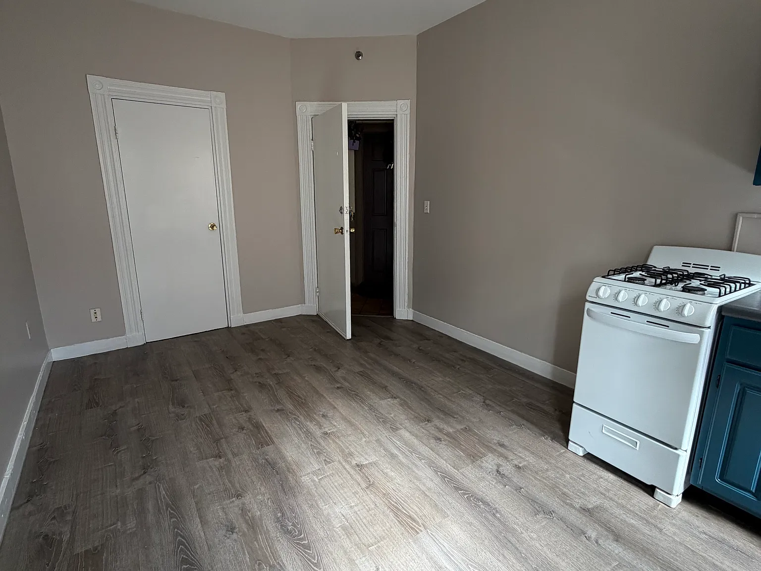 185 Green St — Photo 3
