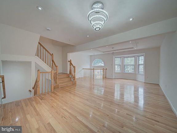 5th image of 3019 Spice Bush Rd
