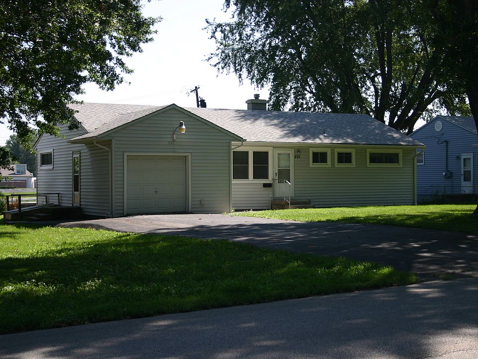 mcclendon_Exterior_08152013