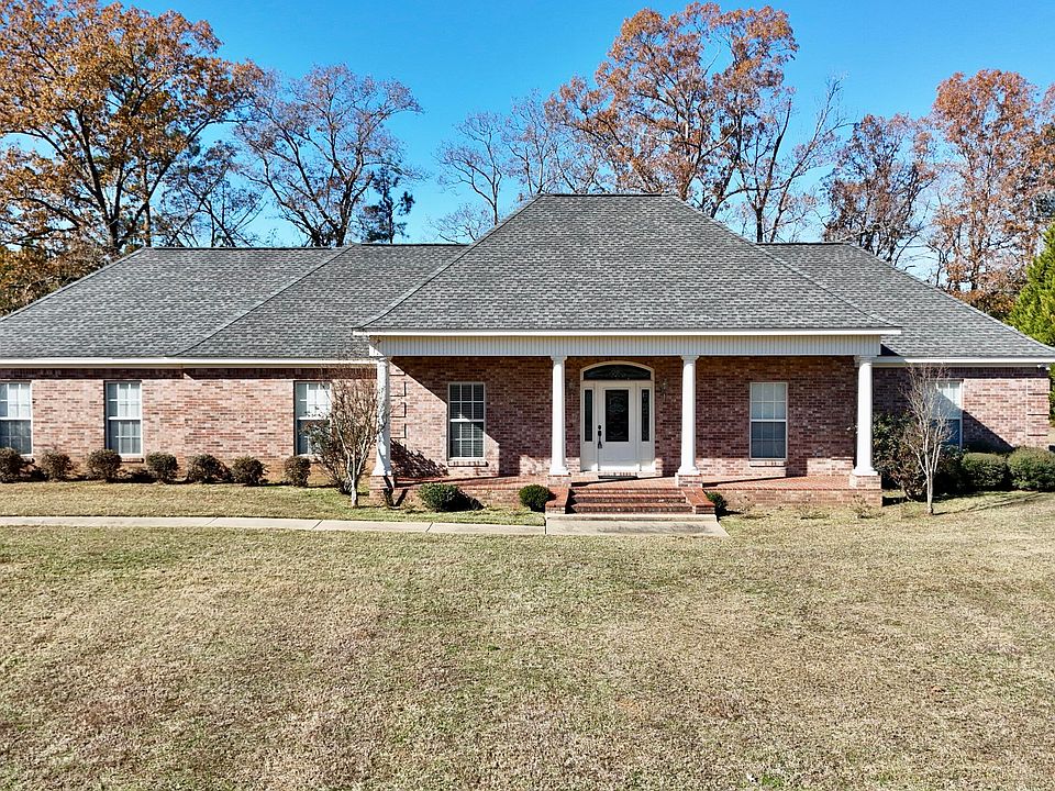 1st image of 109 Grande Oaks Dr
