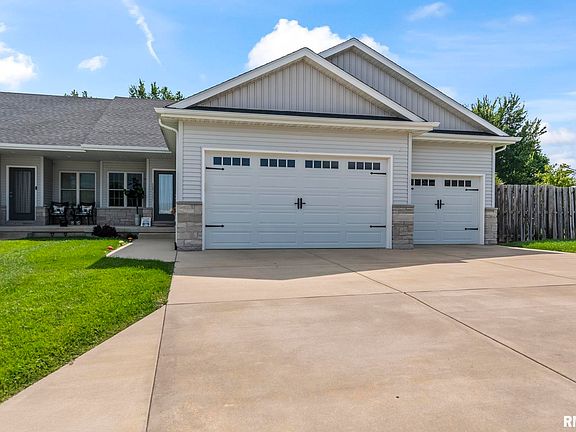 3rd image of 1514 Balfour Dr