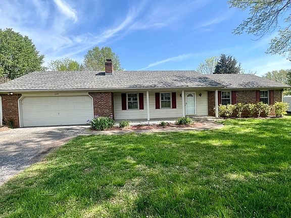 2nd image of 1044 Lois Ln