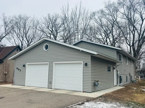 907 Pine St, Hastings, MN 55033