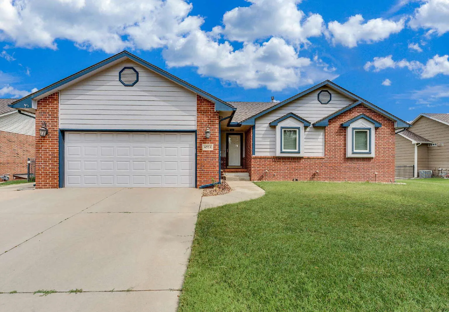 4 bed, 3.0 bath, 2812 sqft, $2,595 — Photo 1
