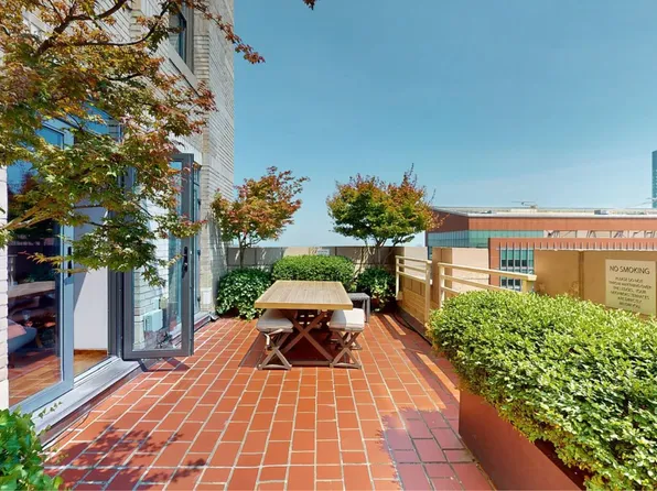 1 Hanson Place image 15 of 25