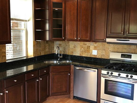 2nd image of 4922 N Claremont Ave #1