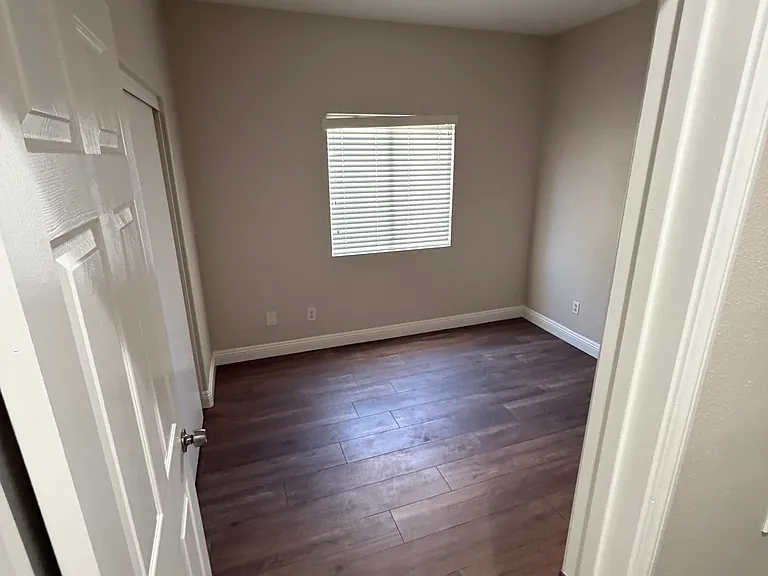 15972 Katherine St — Photo 6
