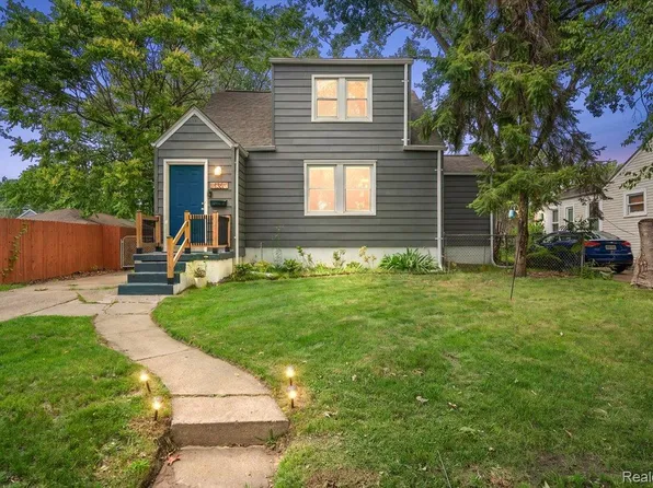 136 W Elza Ave, Hazel Park, MI 48030