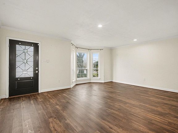 3rd image of 1318 Ward Rd