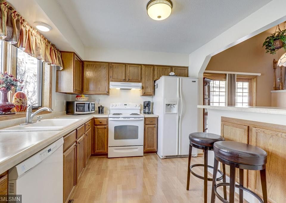 1st image of 3944 Orchid Ln N
