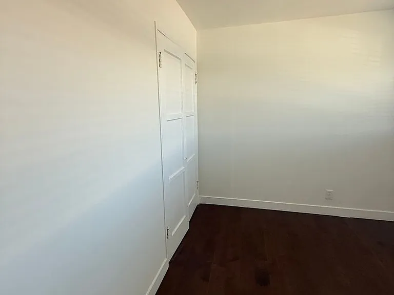 945 Carson St — Photo 6
