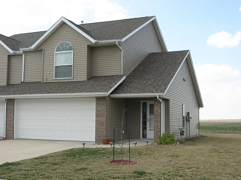 95 S Park Ridge Rd — Photo 1