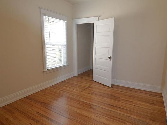 4th image of 1011 E Cedar Ave