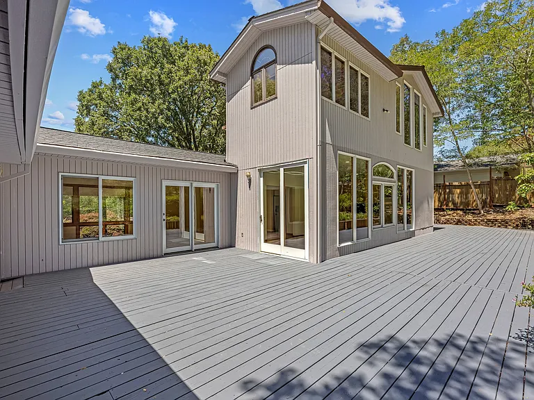 16 Rheem Blvd — Photo 12