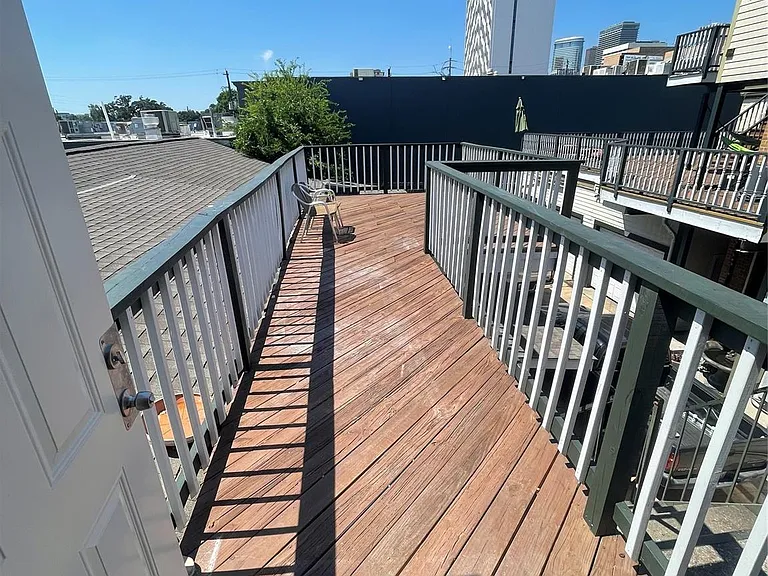 2110 Chenevert St #8 — Photo 11