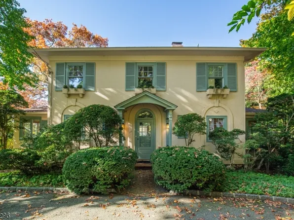 133 Lake Dr, Mountain Lakes Boro, NJ 07046