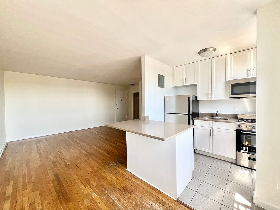1st image of 2373 E 3rd St #5T