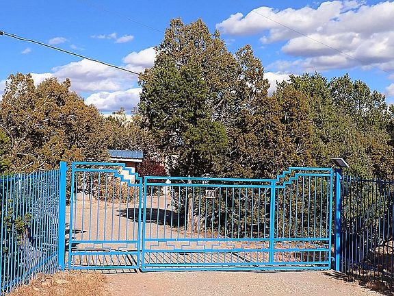 2nd image of 40 Sandia Haven Dr