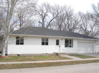 602 E 15th St, Kearney, NE 68847